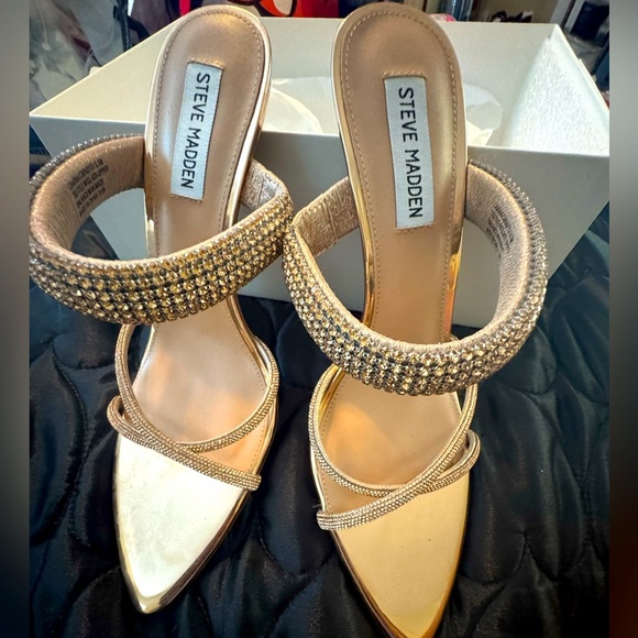 STEVE MADDEN Gold Embellished Women's Heels - Picture 1 of 4